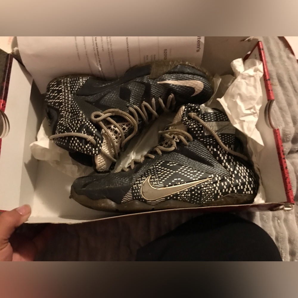 LEBRON 12 BHM